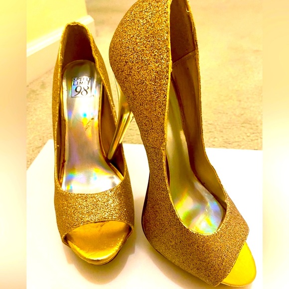 Shimmer Gold Stiletto size 8.5 M - Picture 4 of 7